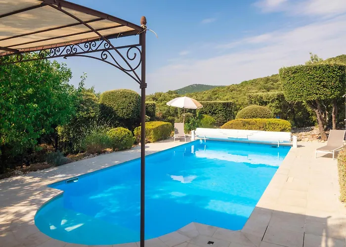 Villa Mas De Bouis - Views, Heated Pool, Xl 6 Bedroom, Ac, Nature, Beauty & Boules!